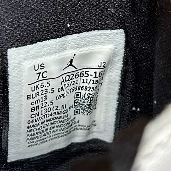 Nike Air Jordan 1 Retro High OG. White/Black/University Red.  Size 7 C. - Picture 9 of 9